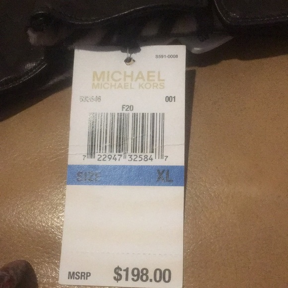 Brand New Michael Kors gloves - Picture 4 of 7